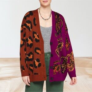 FARM RIO Two-Tone Mixed Wild Leopards Print Cardigan Sweater